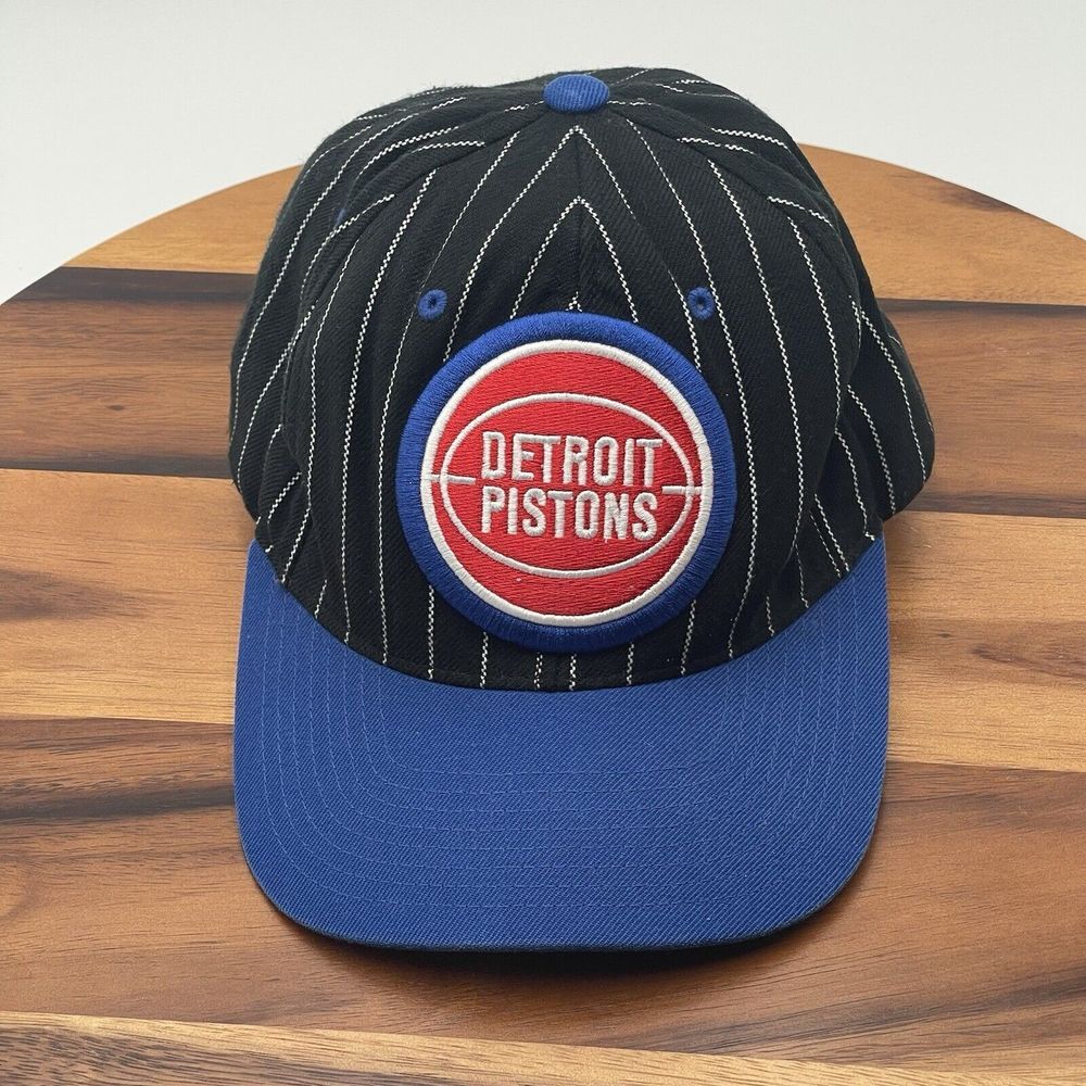 Detroit Pistons Mitchell & Ness SnapBack Adjustable Hat Black Pinstriped NBA‎